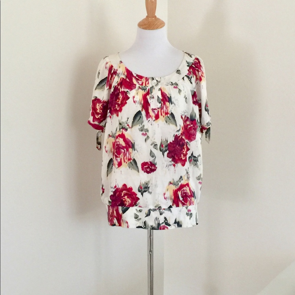 Floral Short Sleeved Top Size Large